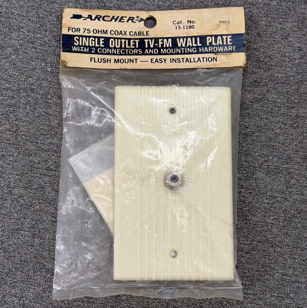 NOS Vintage Archer Single Outlet TV FM Wall Plate 75 Ohm Coax Cable New 15-1195
